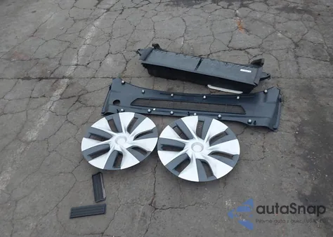 2021 Tesla Model Y Long Range Dual Motor All-Wheel Drive из США, поврежденный, VIN 5YJYGDEE3MF225160